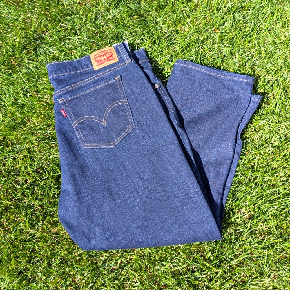 Cropped Women's Levi Jeans in Size 32